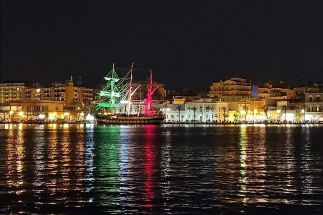Centro Storico MARE FUORI