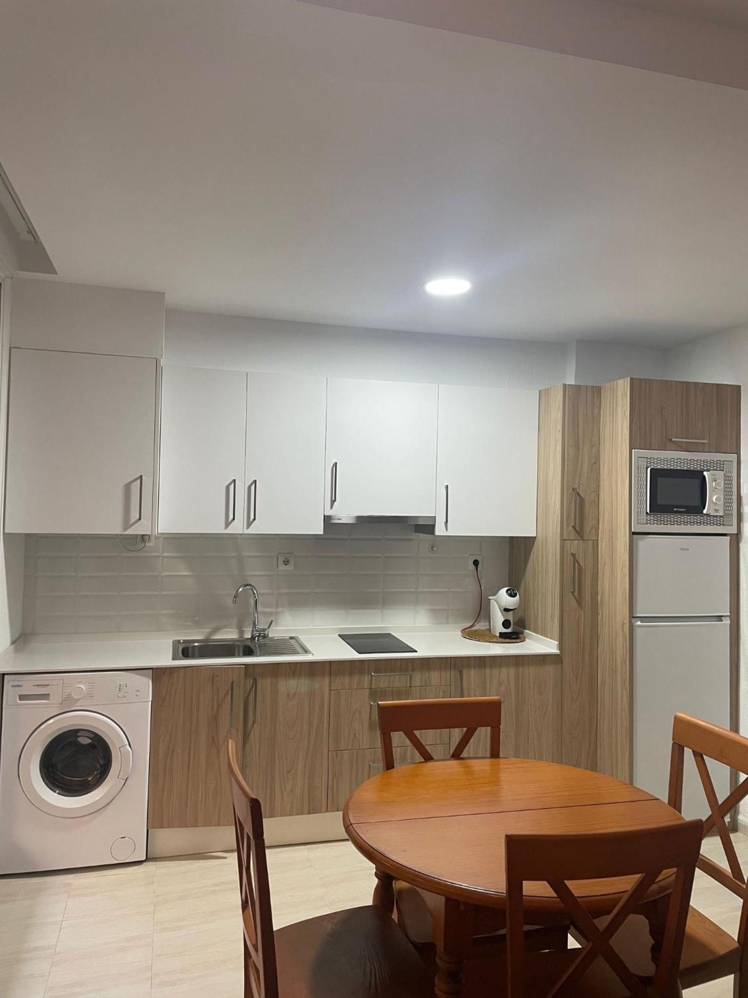 Apartamentos Inma Mayor en primera línea de playa, con Parking y Piscina view 3
