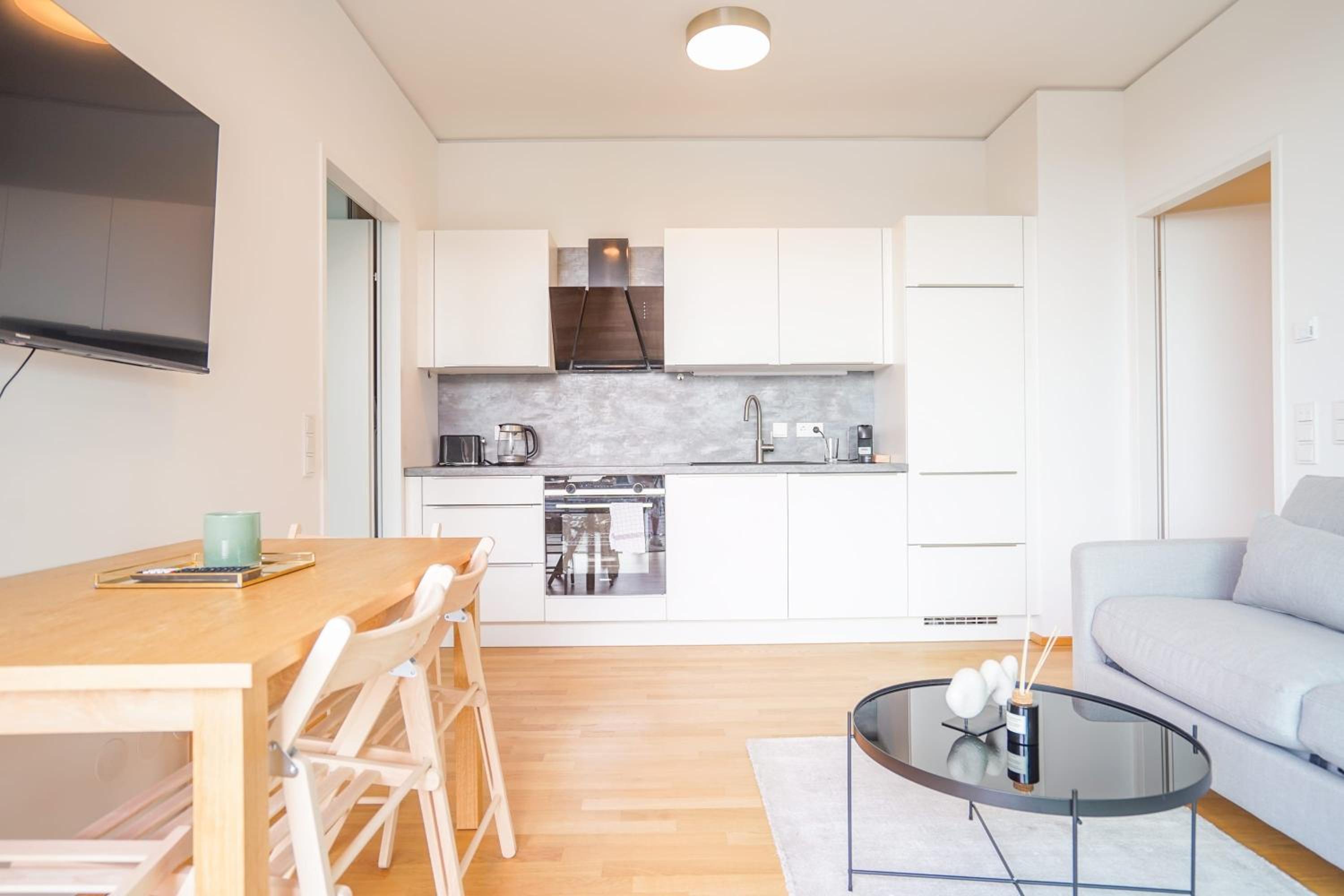 Suite in High-rise on the Danube