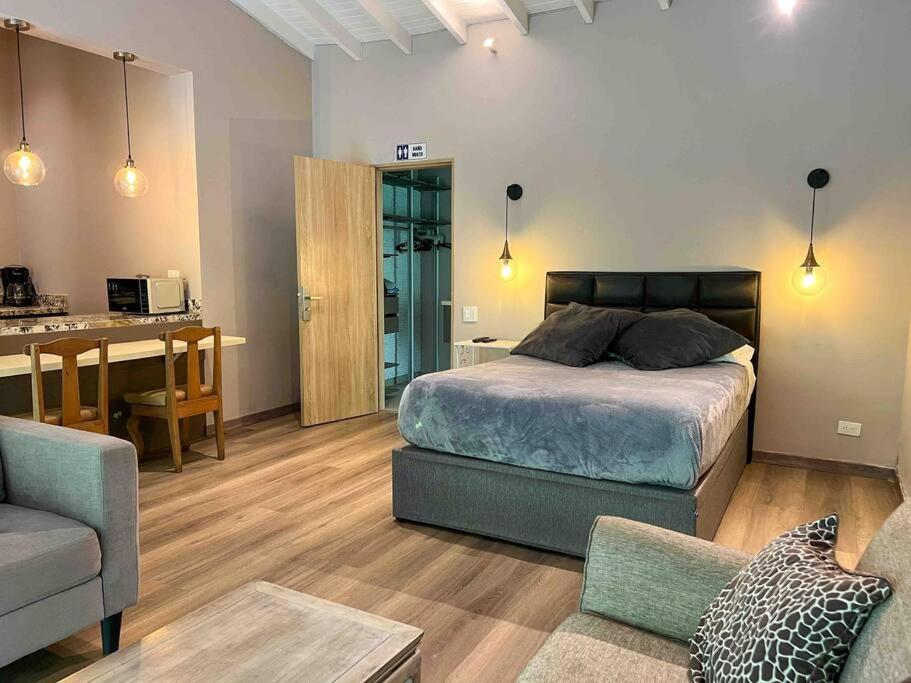Spacious, comfy & prime location