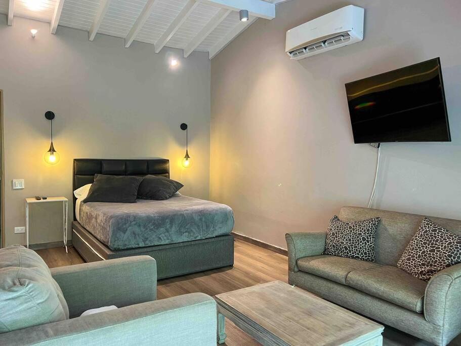 Spacious, comfy & prime location