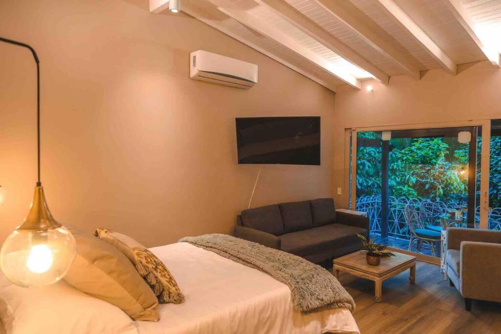 Spacious, comfy & prime location