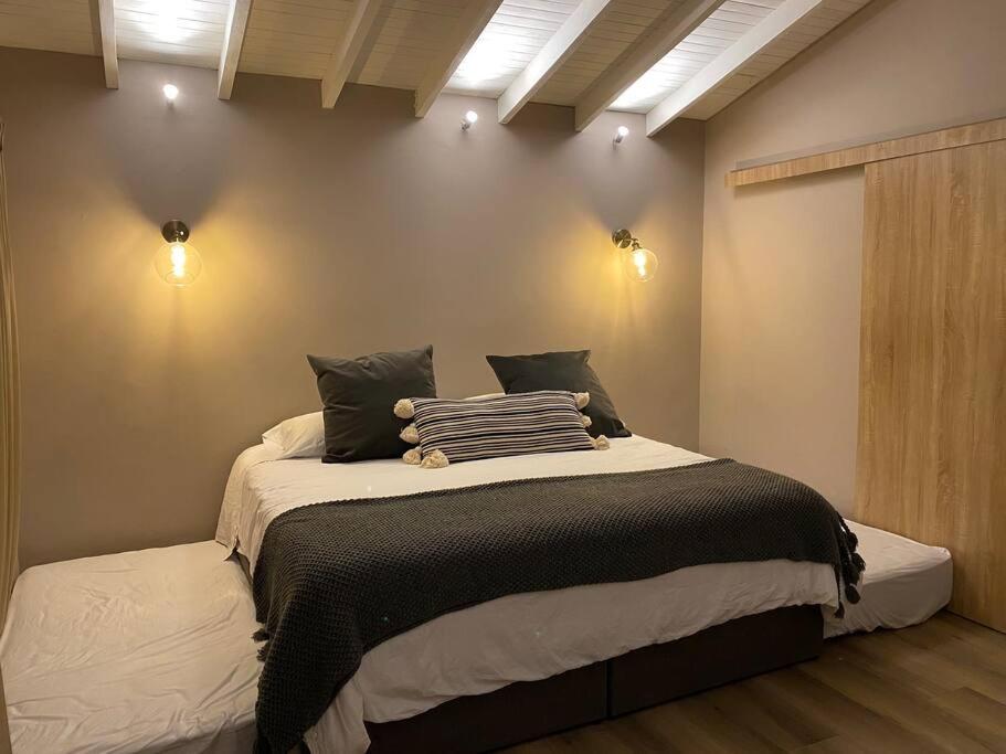Spacious, comfy & prime location