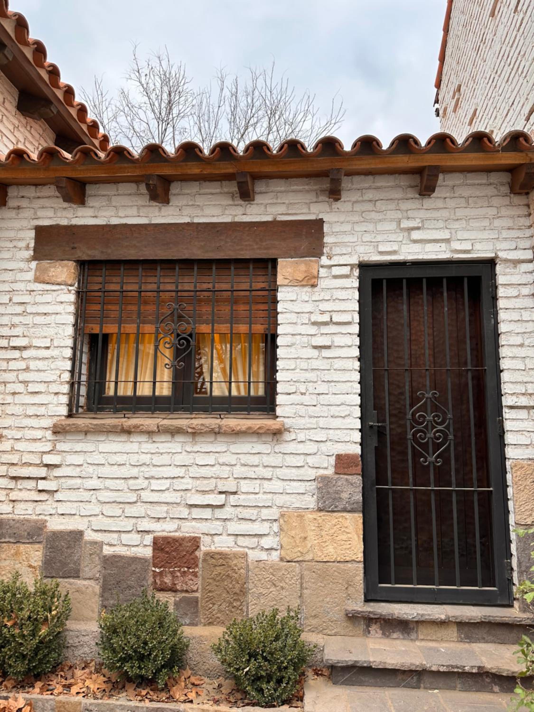 A small cottage in the city