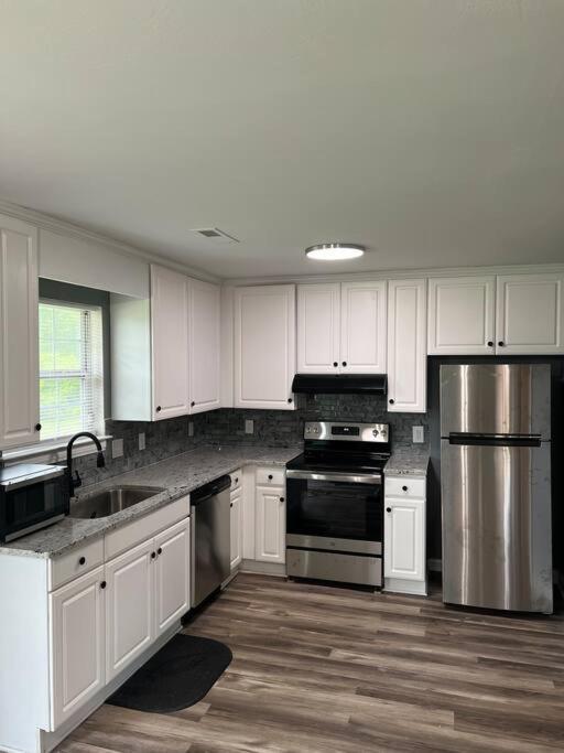 Beautiful Home In Greenville view 3