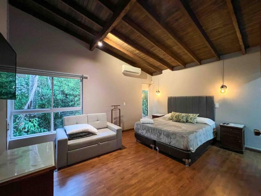 NEW Mansion with pool & jacuzzi, El poblado