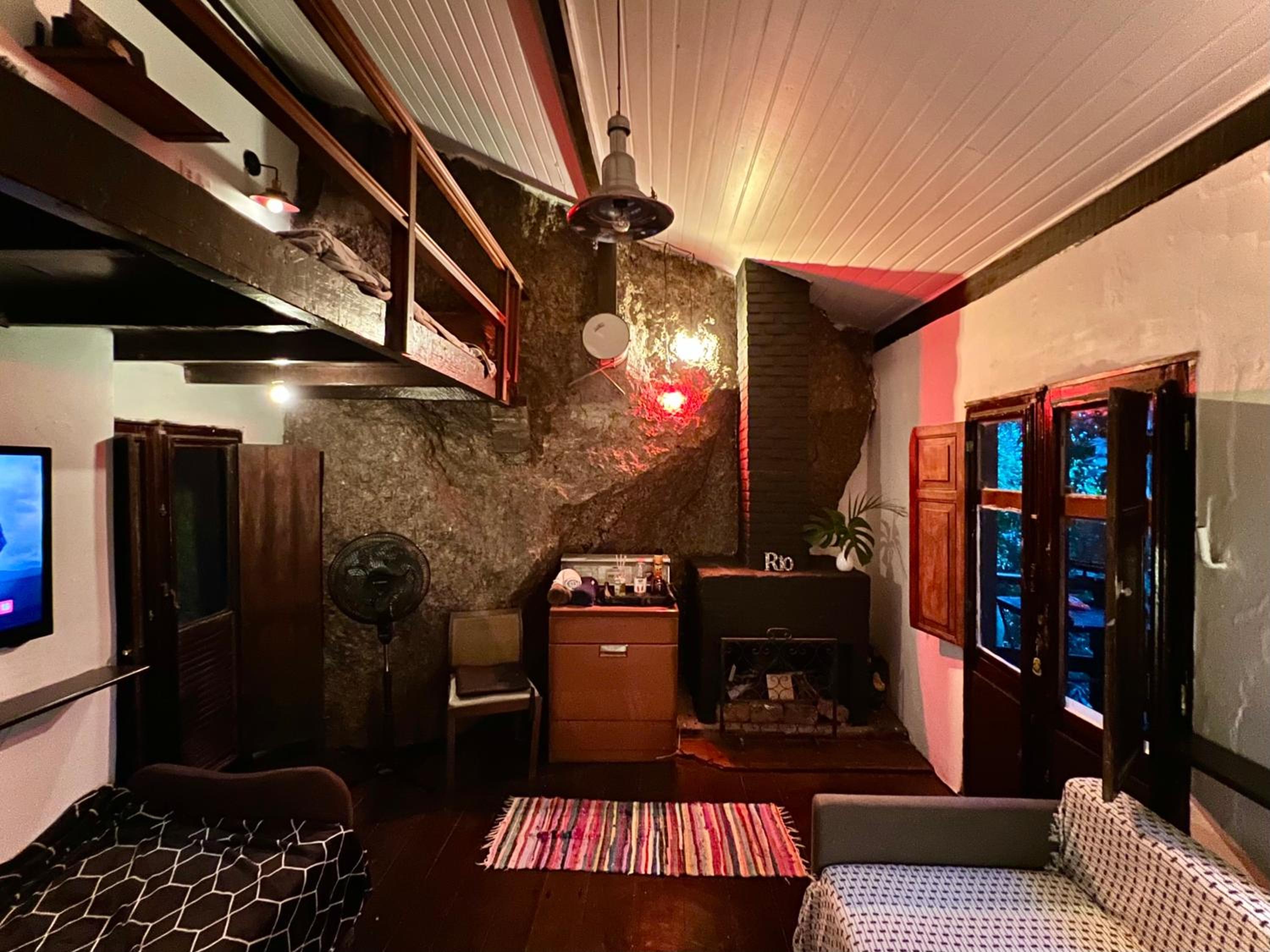 Amazing forest House in the city! Private guest suite - double studio room