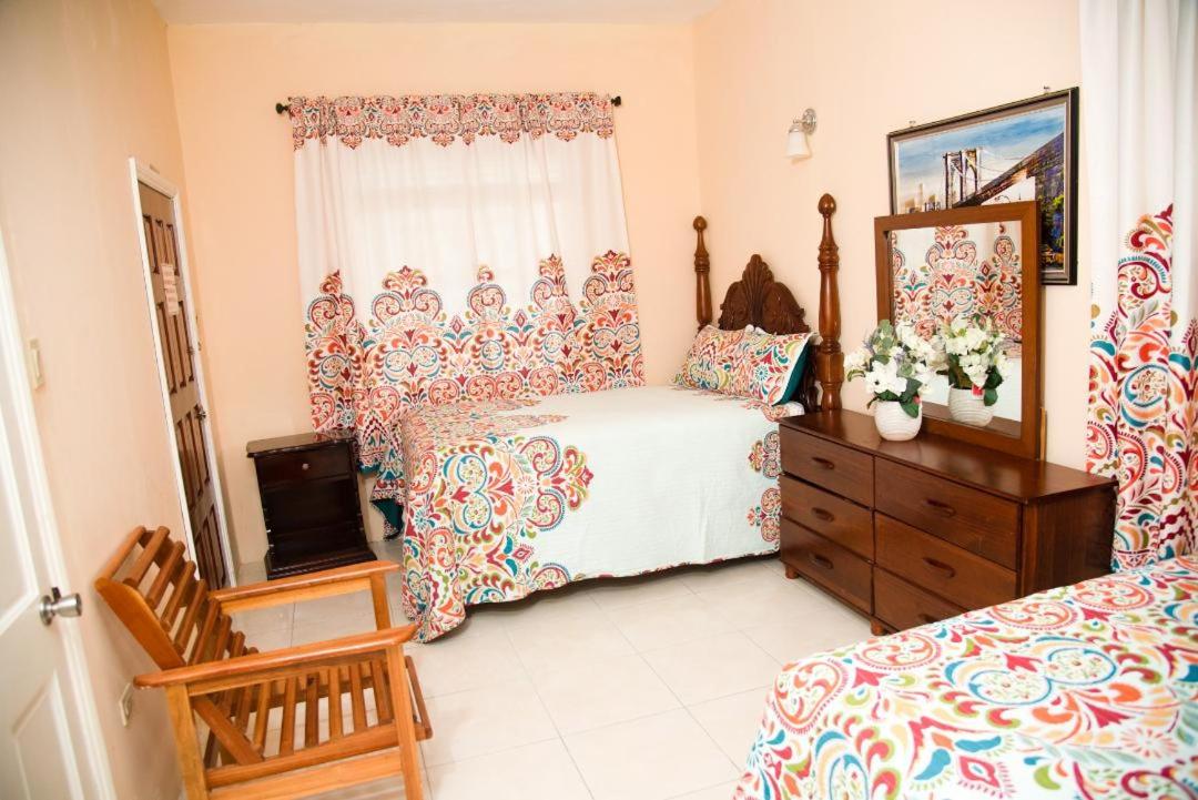 Dela de-Rose Guest House Negril Jamaica
