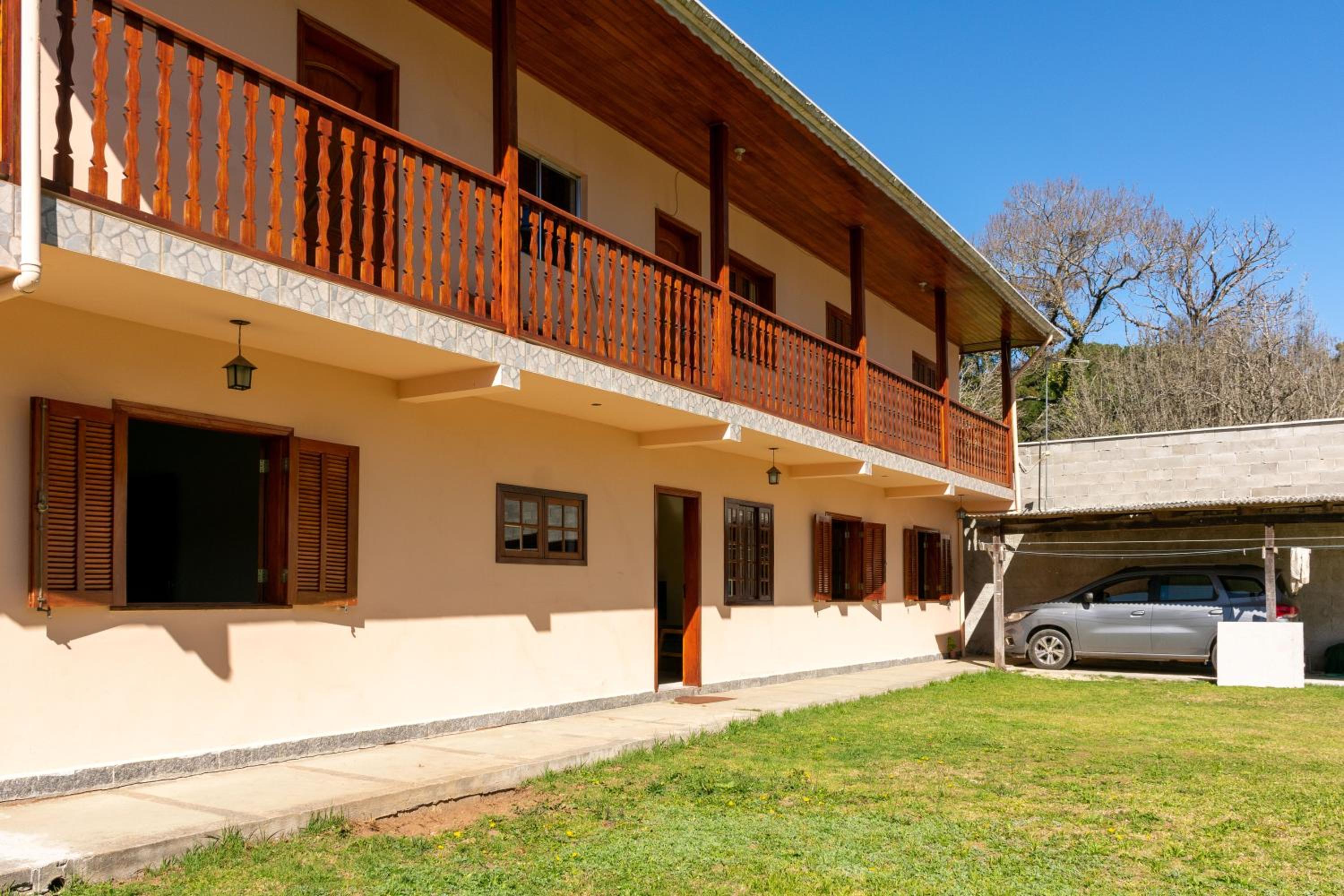 Casa com grande quintal em Campos do Jordão