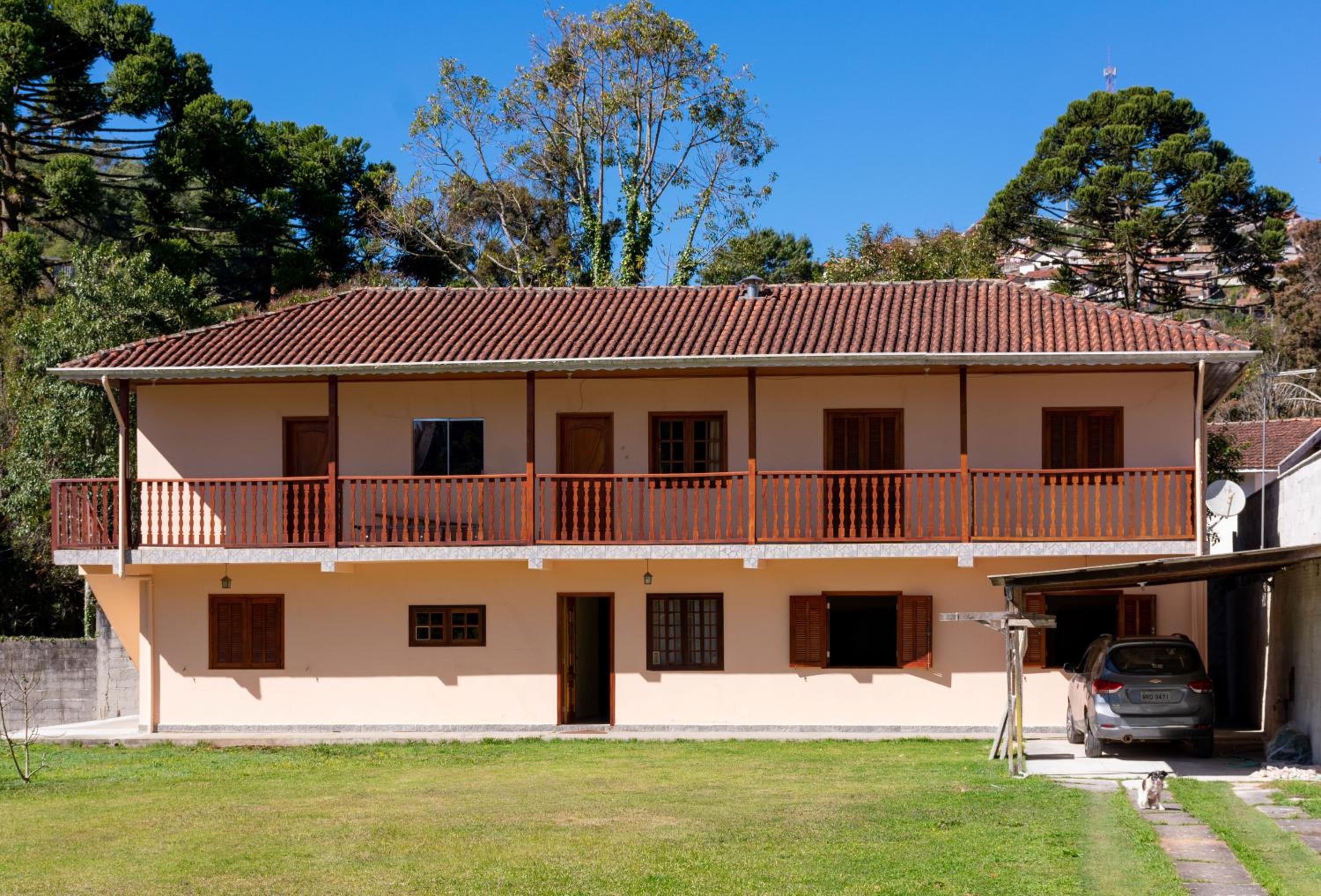 Casa com grande quintal em Campos do Jordão