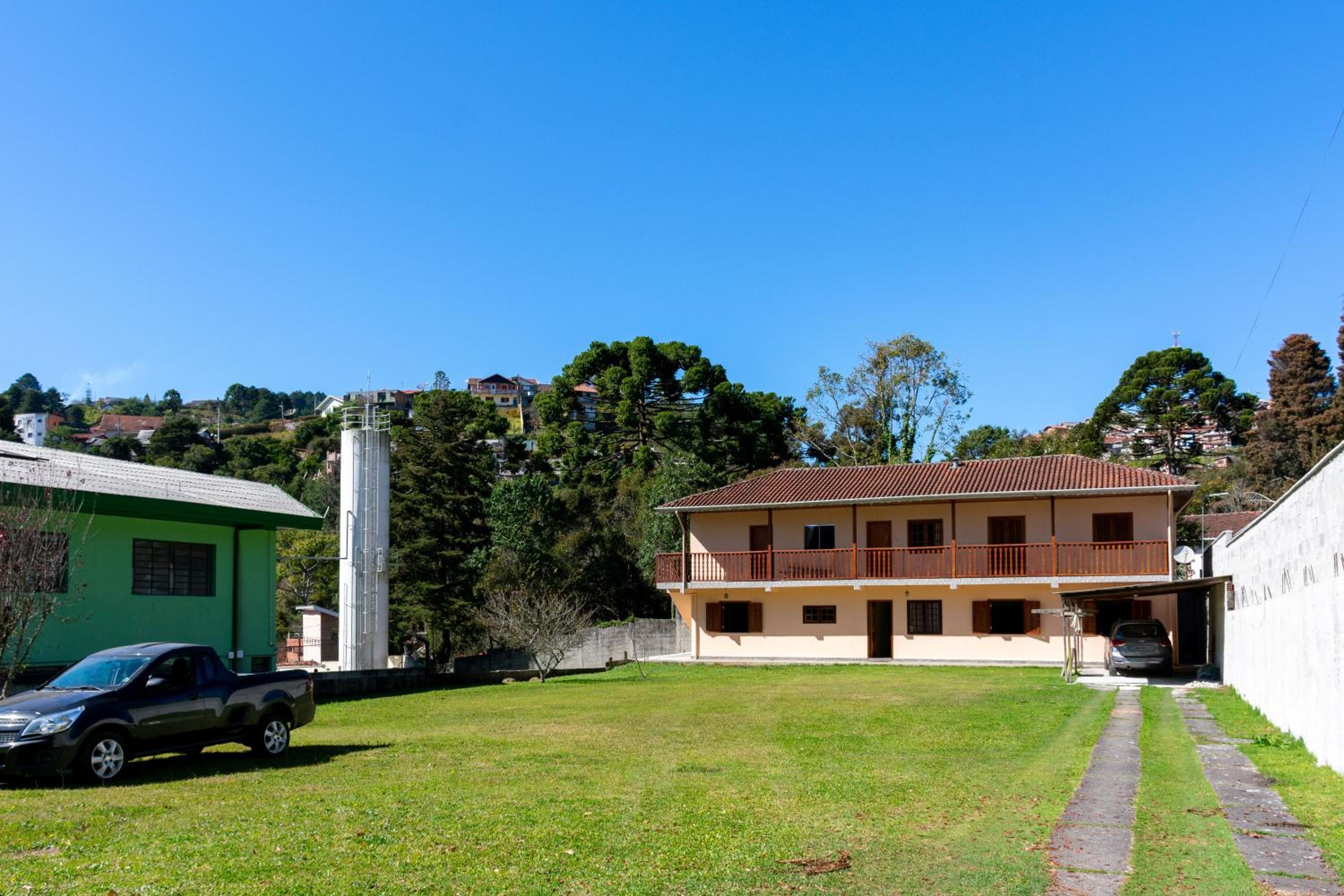 Casa com grande quintal em Campos do Jordão