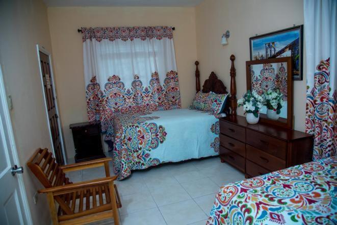 Dela de-Rose Guest House Negril Jamaica