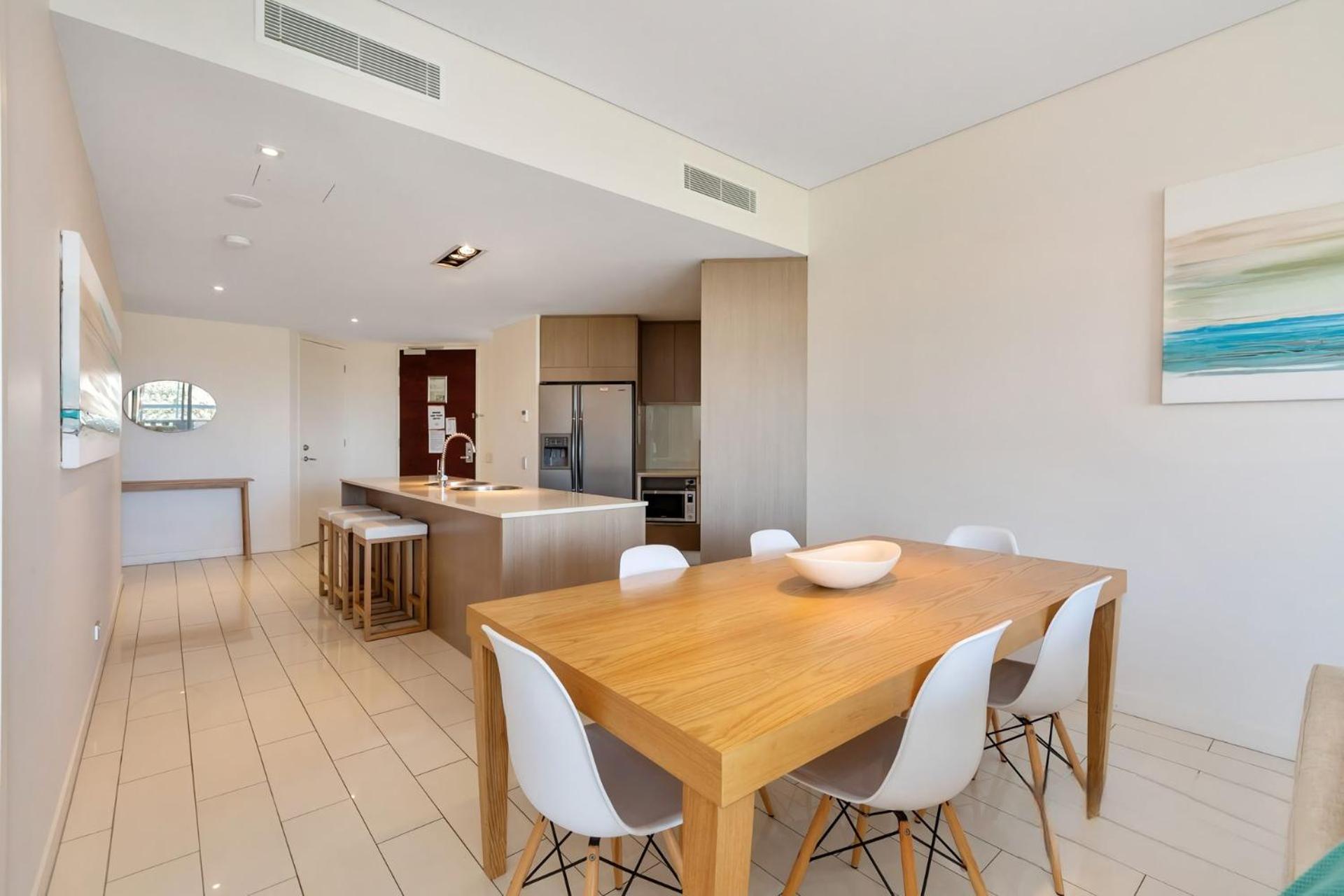 Wave Culture 1204 Beach Bliss - Apartment with complex Pool & Spa