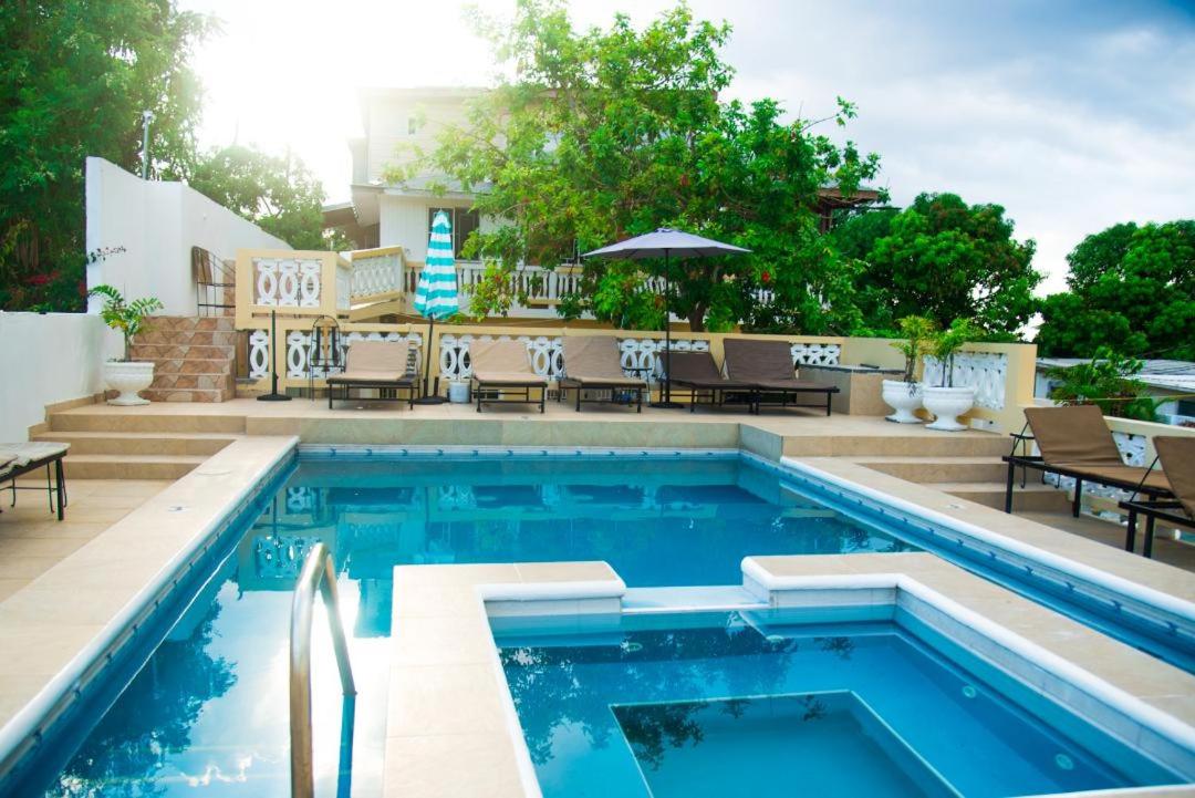 Dela de-Rose Guest House Negril Jamaica
