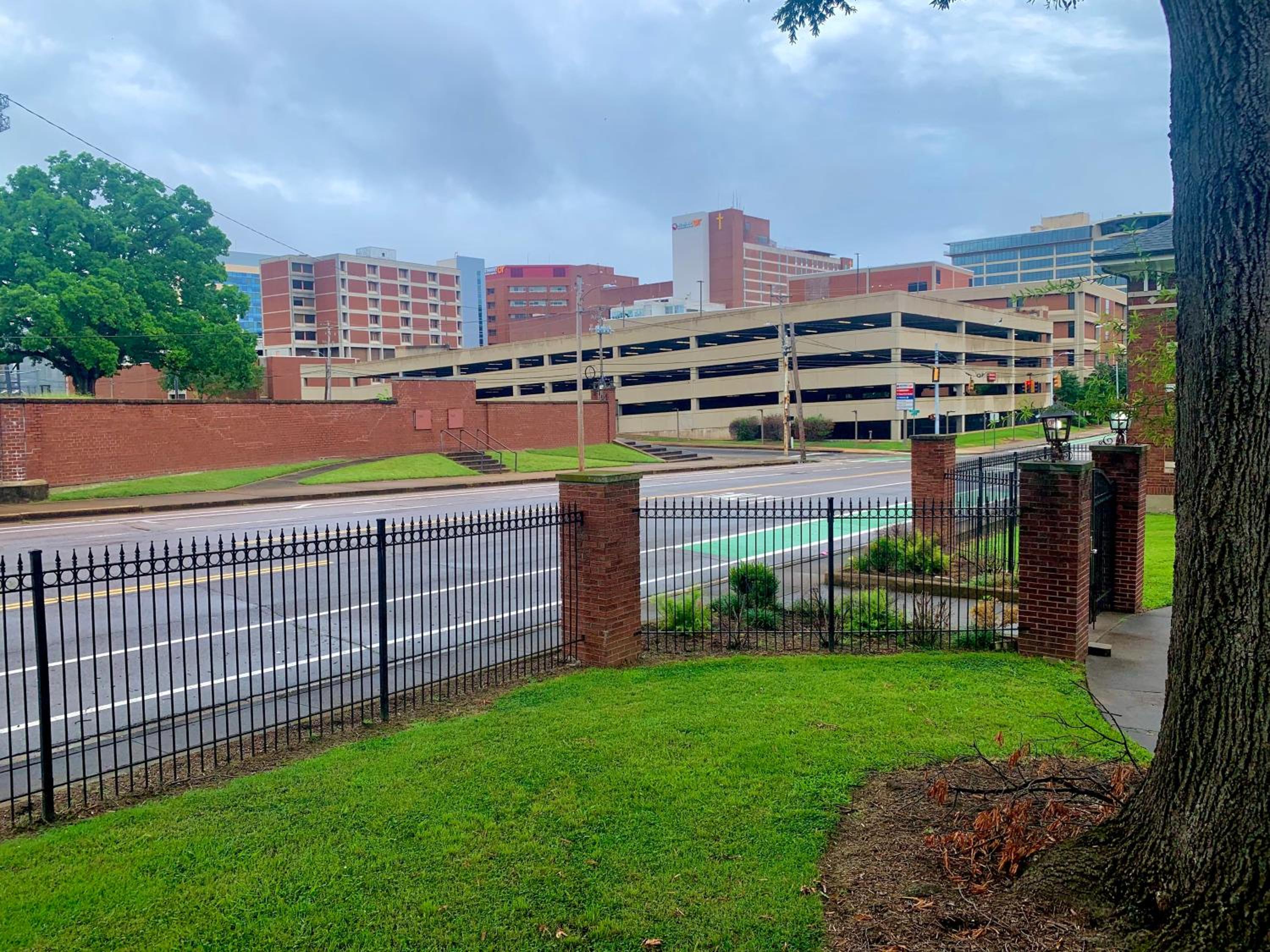 2br Hideaway just 2 miles from Beale St and Overton Square! view 2
