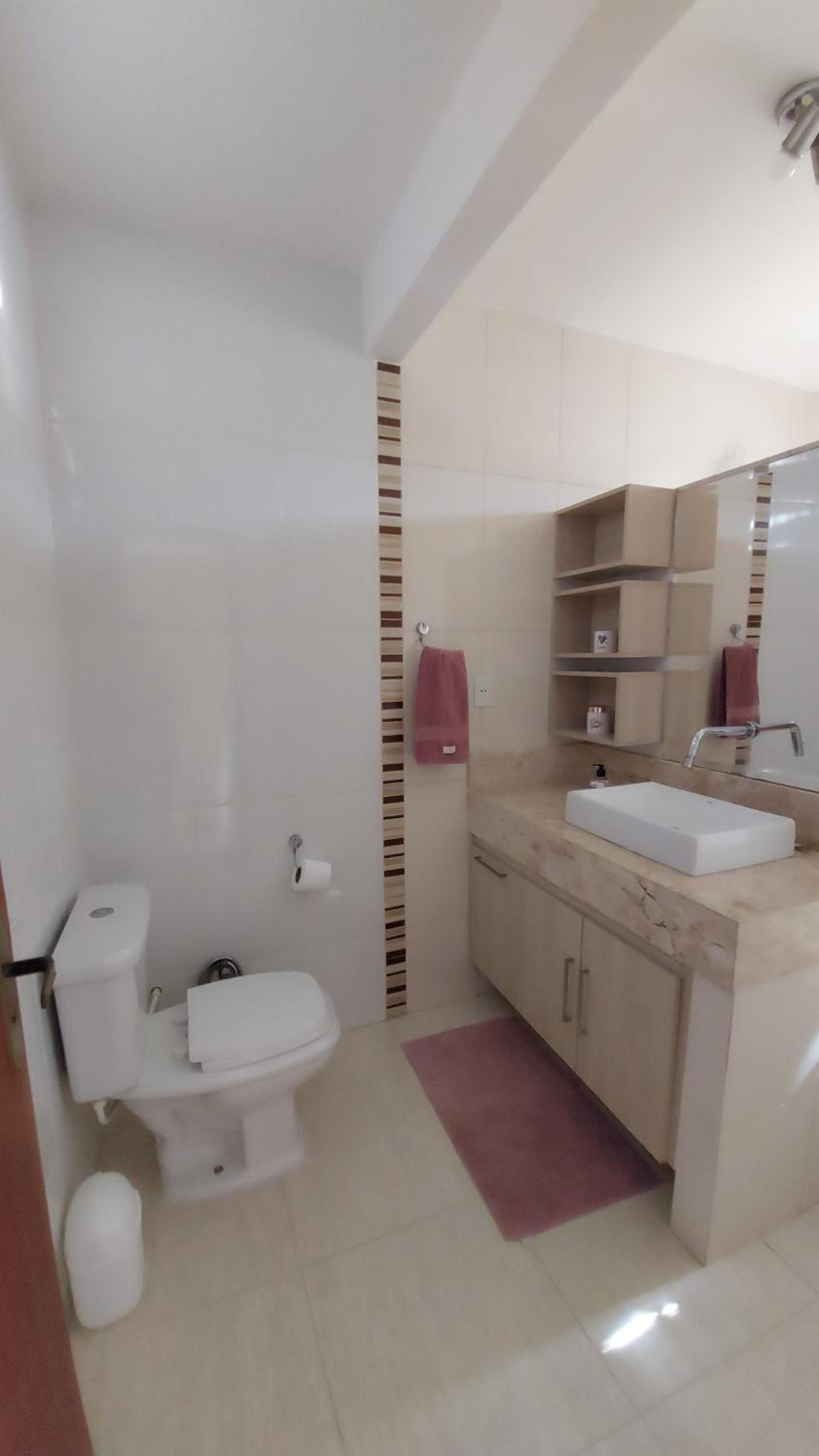 Linda Casa no Jardim Mariléa com Área Gourmet e Hidromassagem!