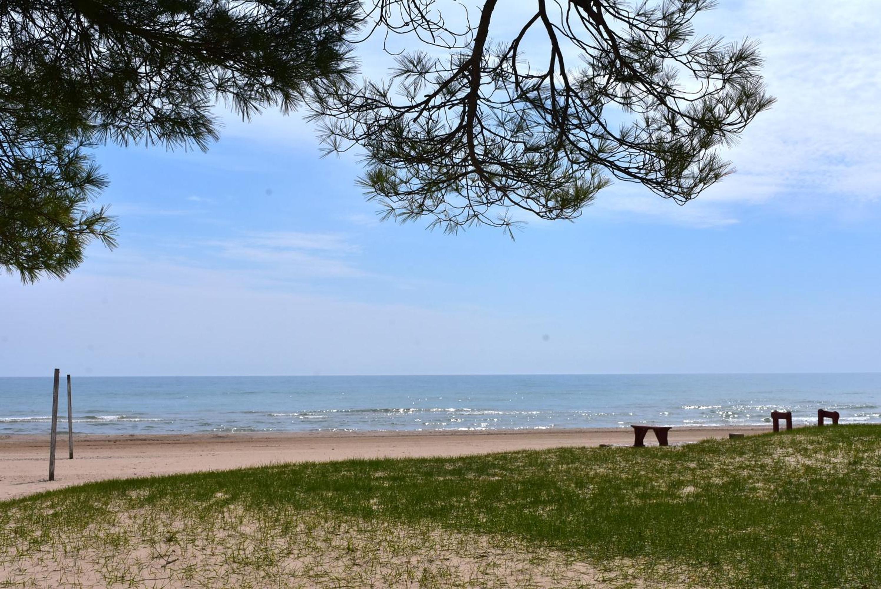Sunrise Beach Oscoda @ Surfside view 4