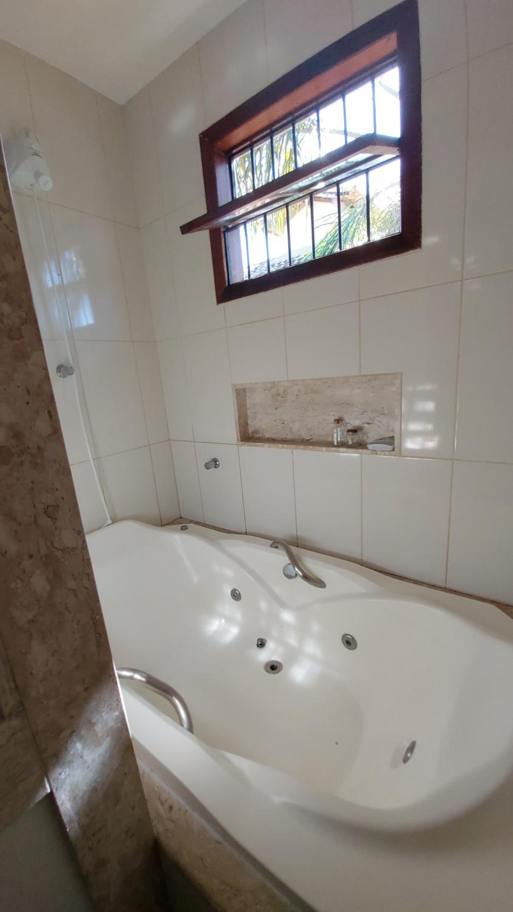 Linda Casa no Jardim Mariléa com Área Gourmet e Hidromassagem!