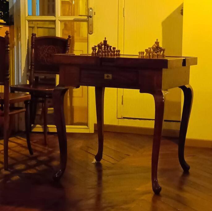 Estudio Duplex Vintage en el Centro para 4H Atelier