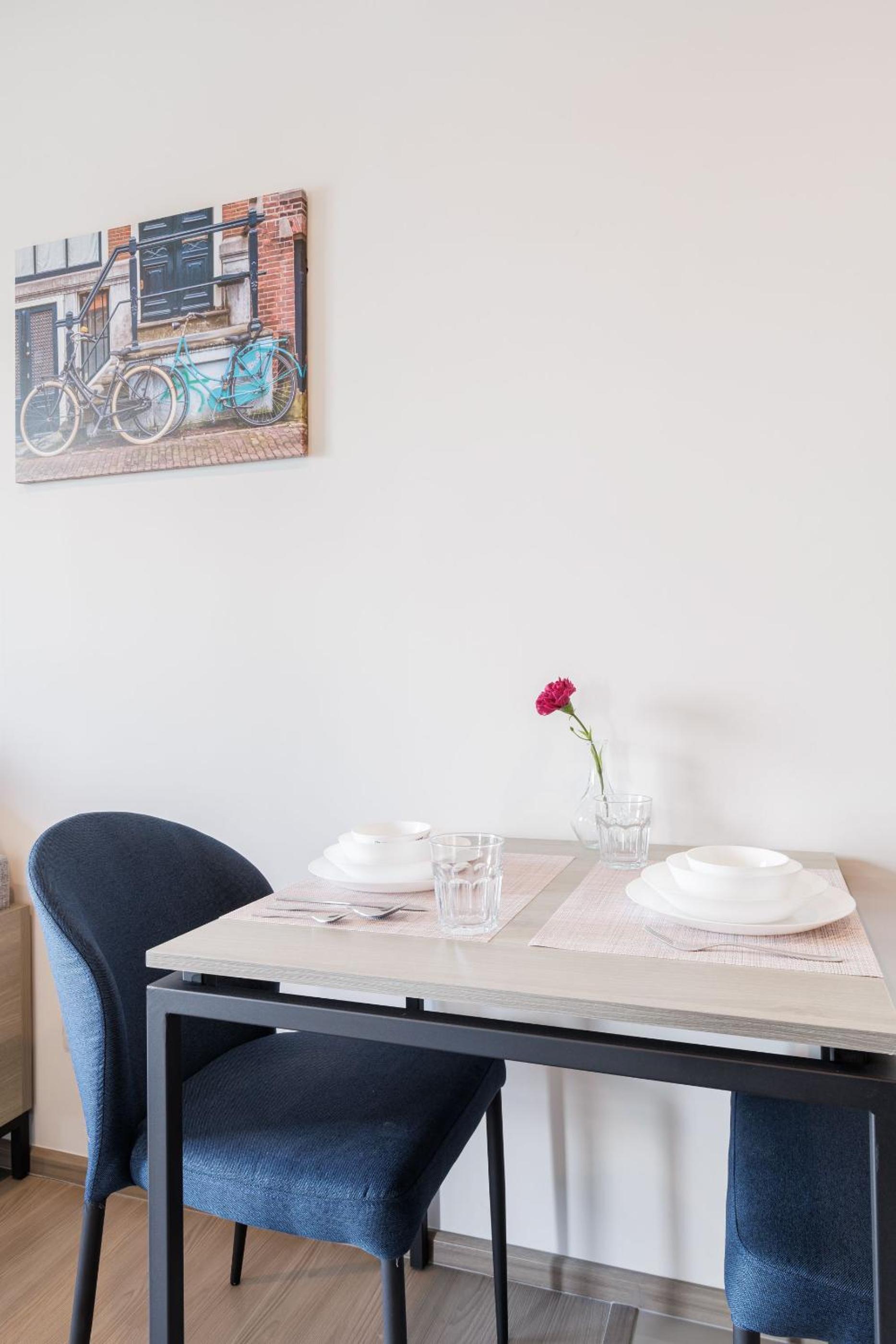 Bangkok city center-thong lo-rca-high-rise one-bedroom