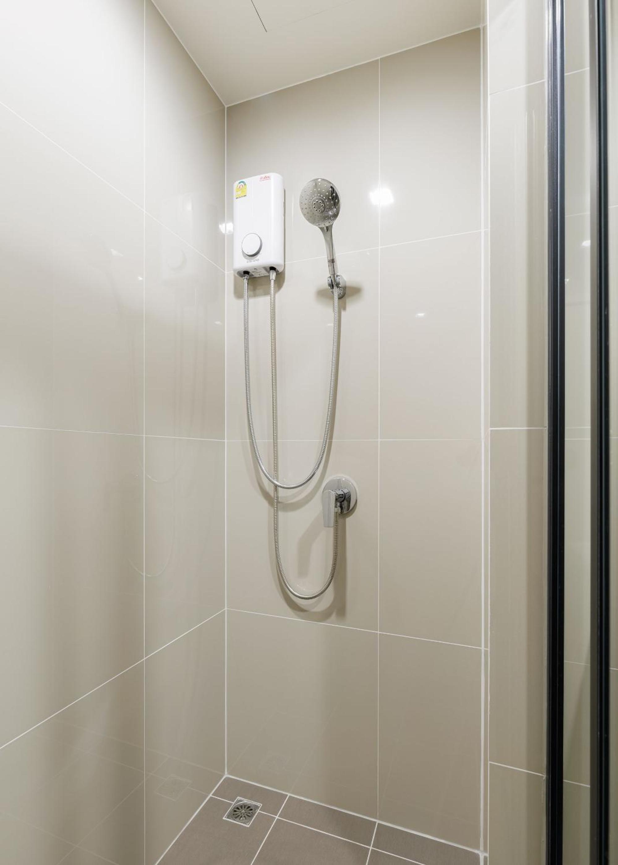Bangkok city center-thong lo-rca-high-rise one-bedroom