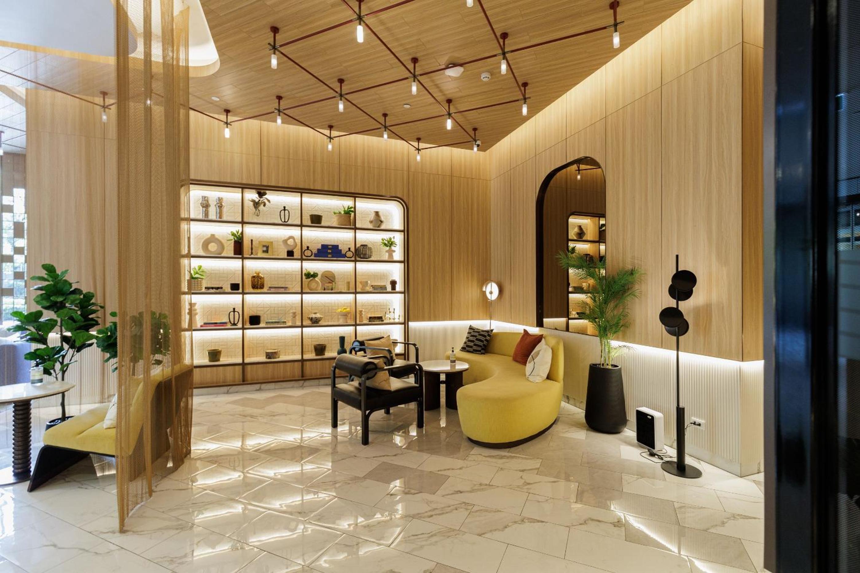 Bangkok city center-thong lo-rca-high-rise one-bedroom