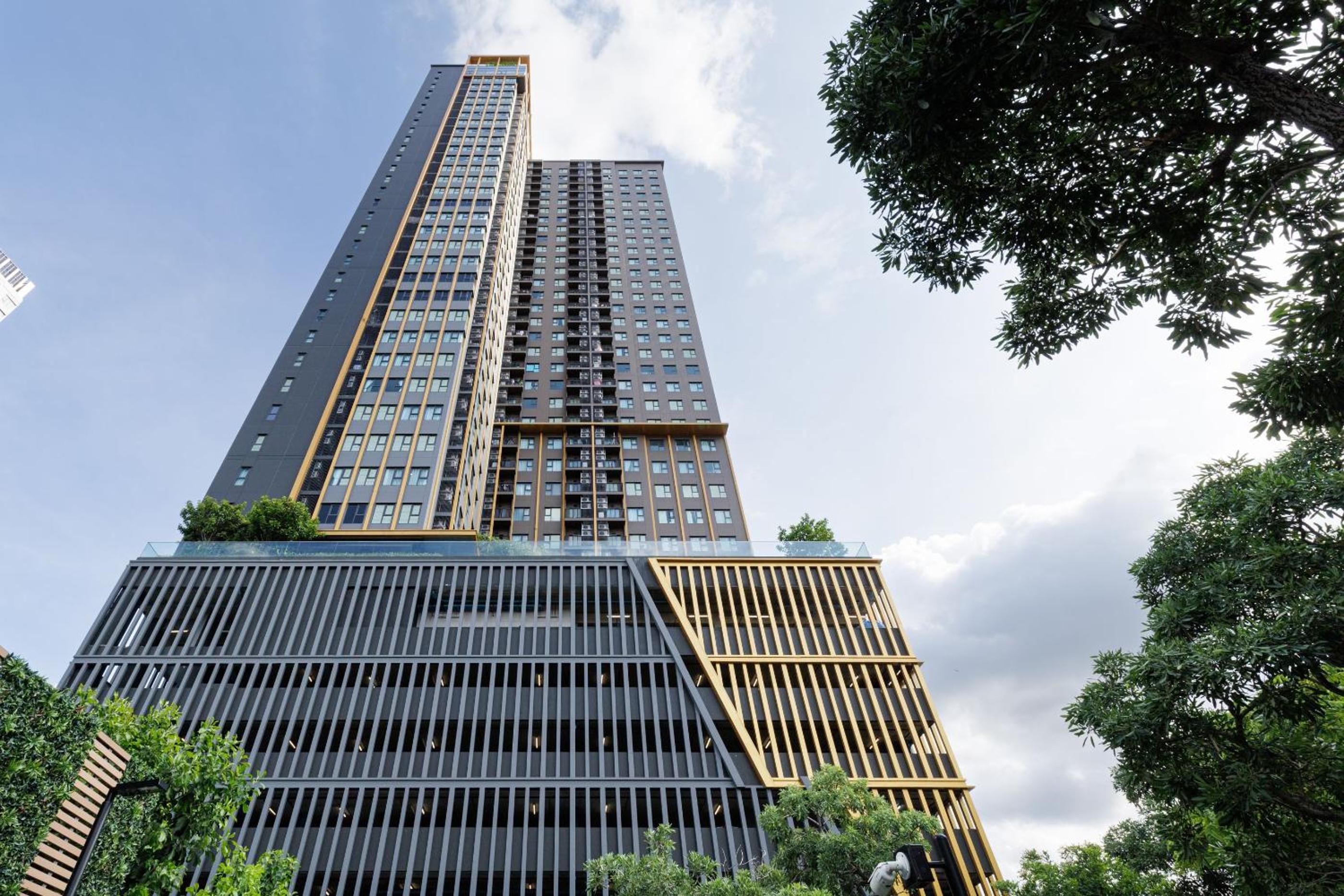 Bangkok city center-thong lo-rca-high-rise one-bedroom