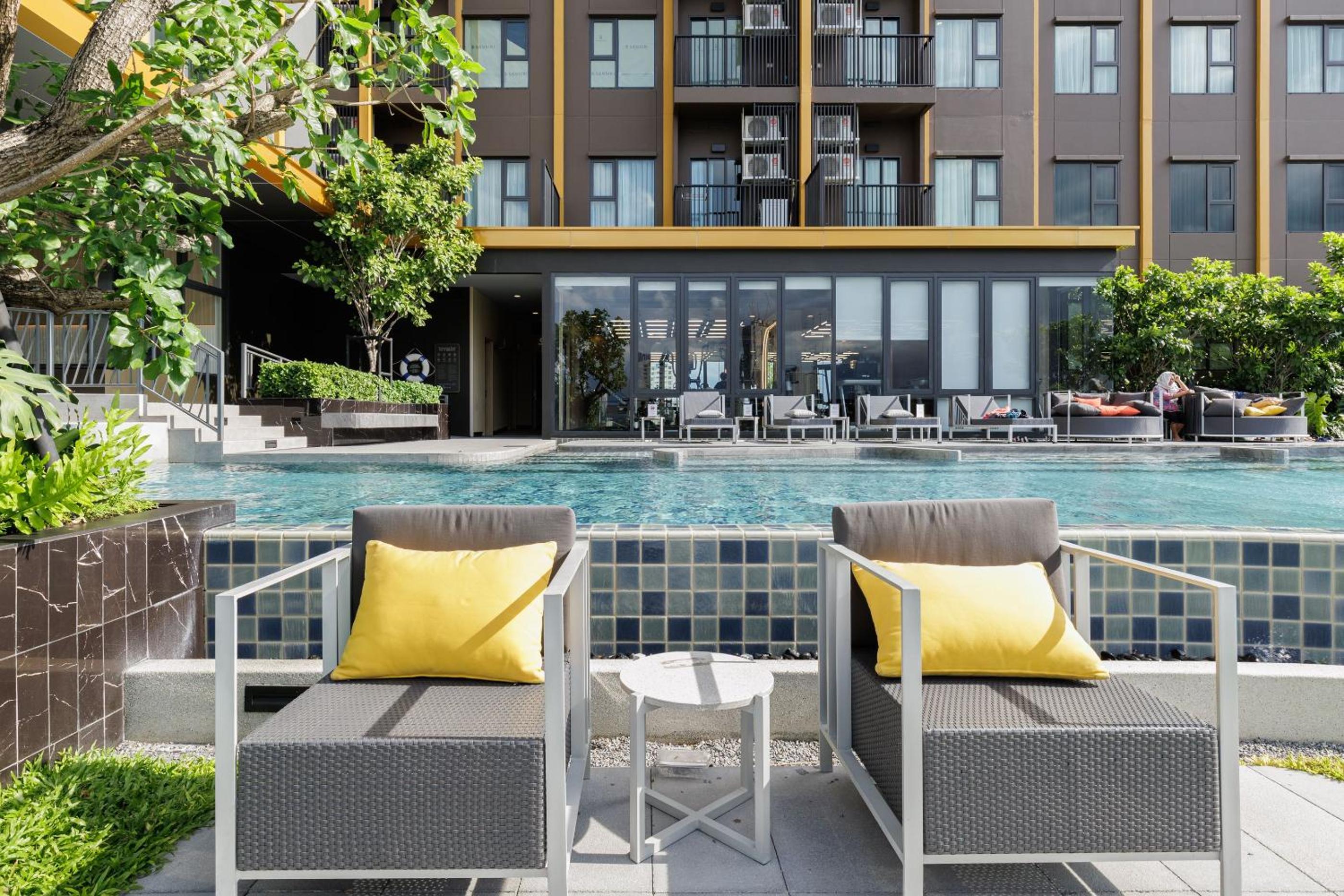 Bangkok city center-thong lo-rca-high-rise one-bedroom