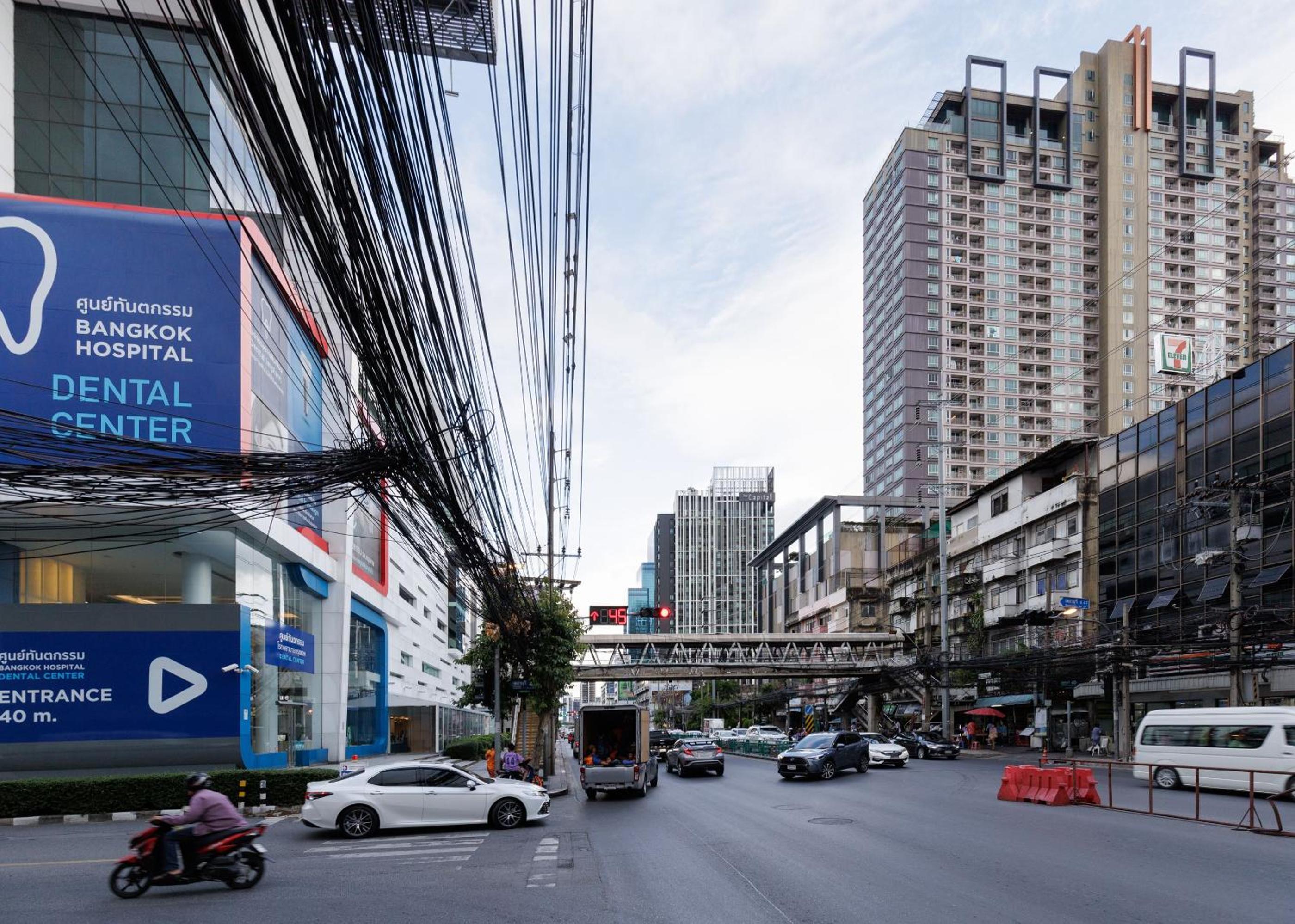 Bangkok city center-thong lo-rca-high-rise one-bedroom