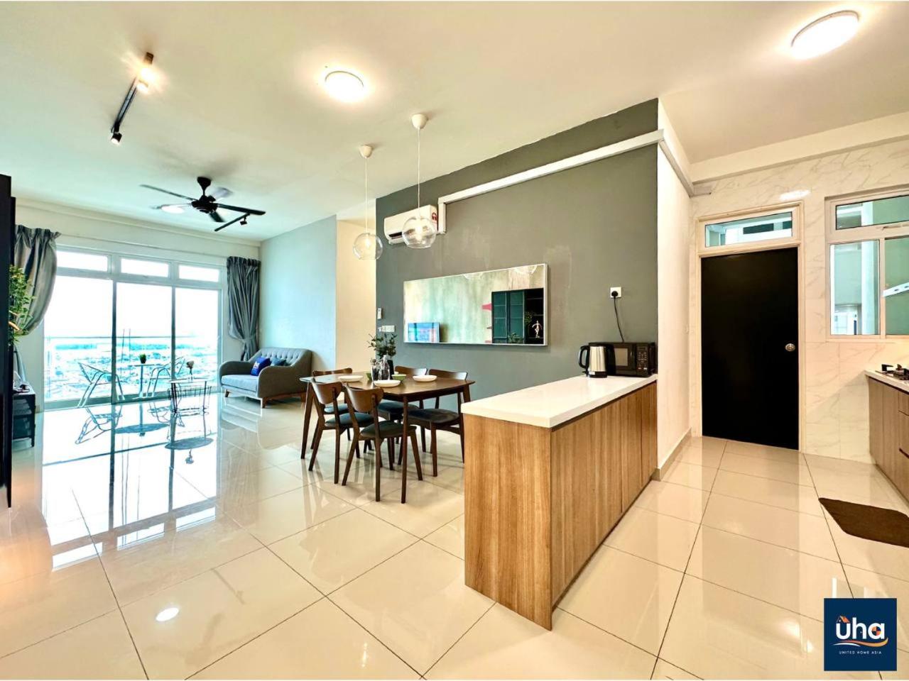 Twin Galaxy Residences by RR JBcity