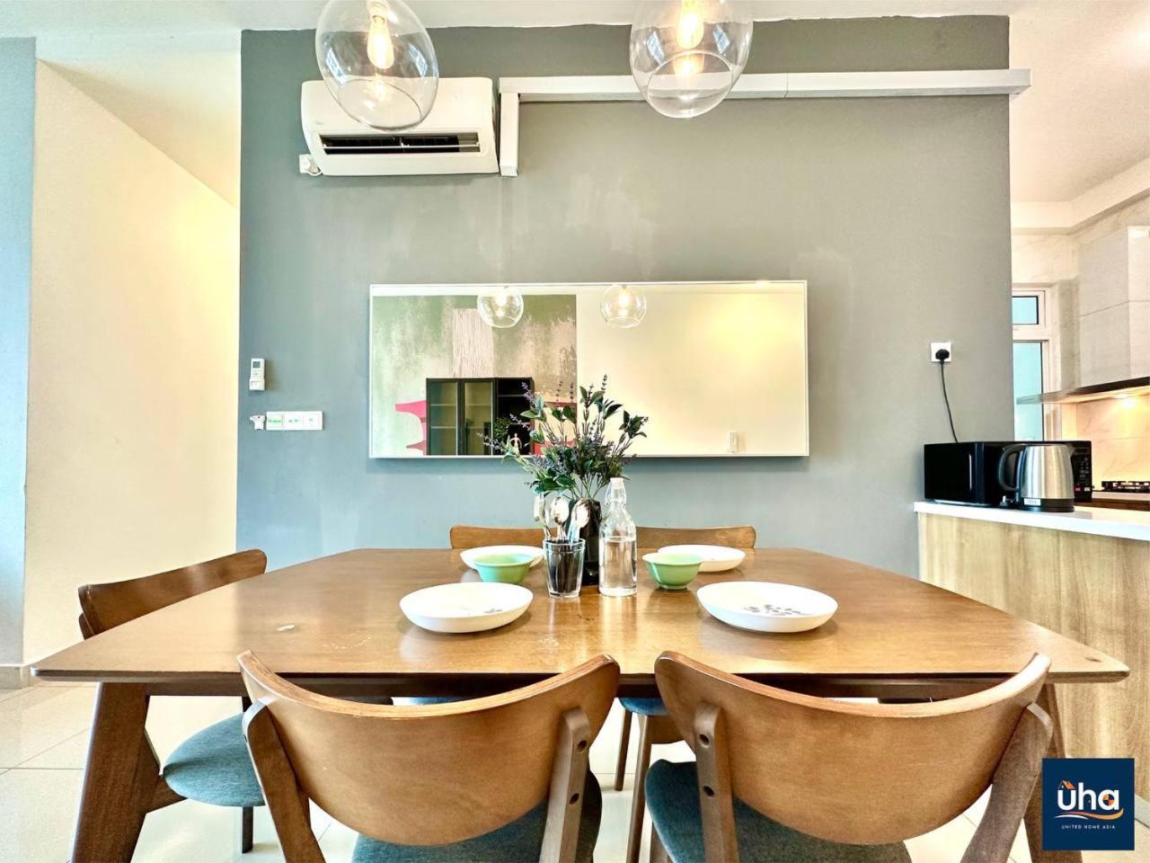 Twin Galaxy Residences by RR JBcity