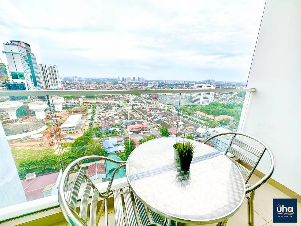 Twin Galaxy Residences by RR JBcity