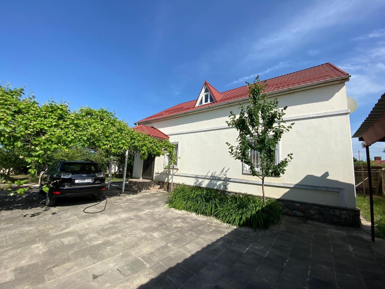 Lovely house in Gusar