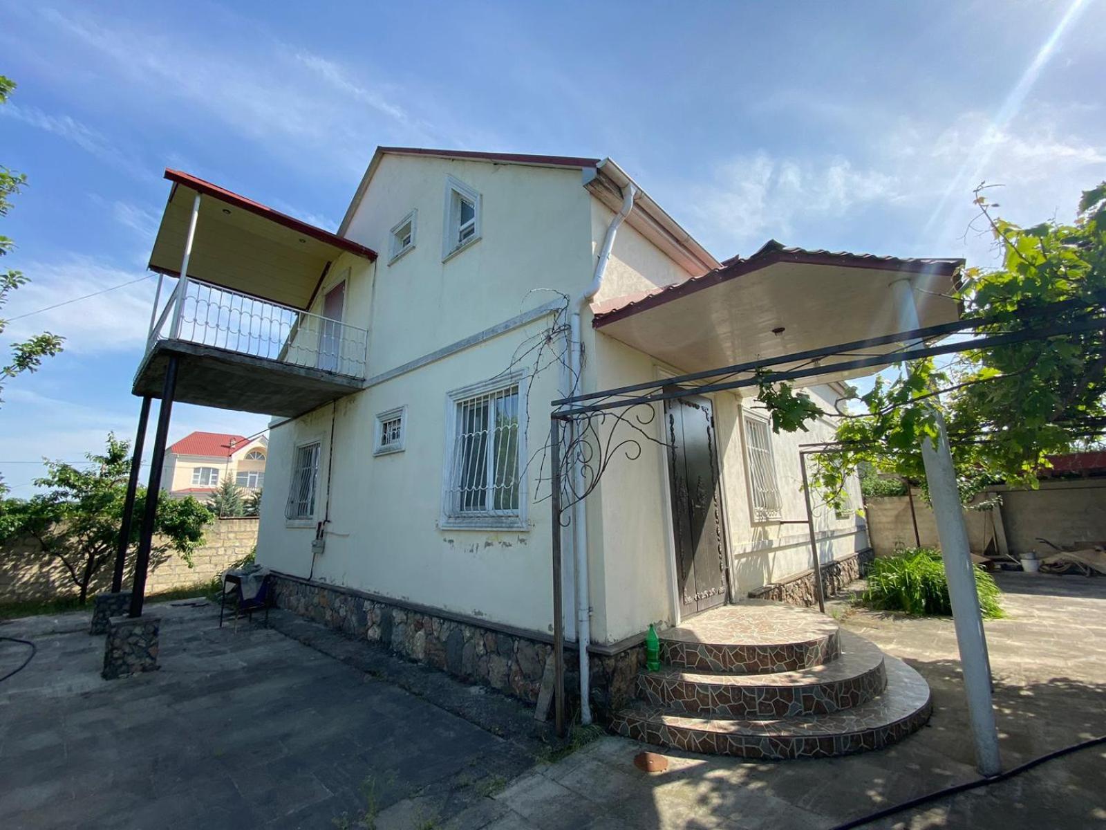 Lovely house in Gusar