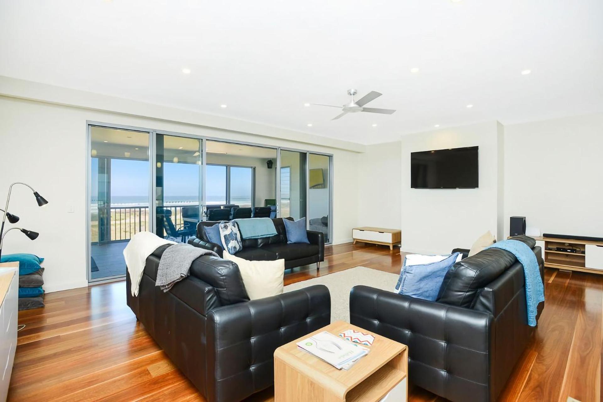 Executive Accommodation Absolute Beach Front
