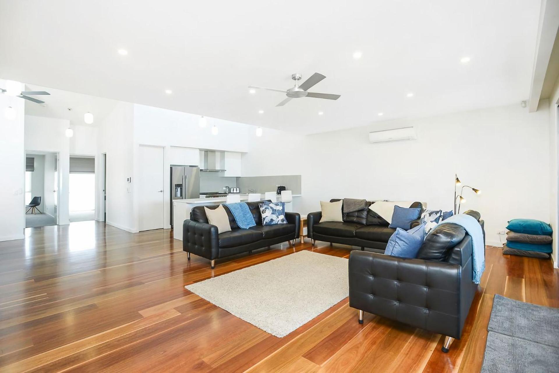 Executive Accommodation Absolute Beach Front