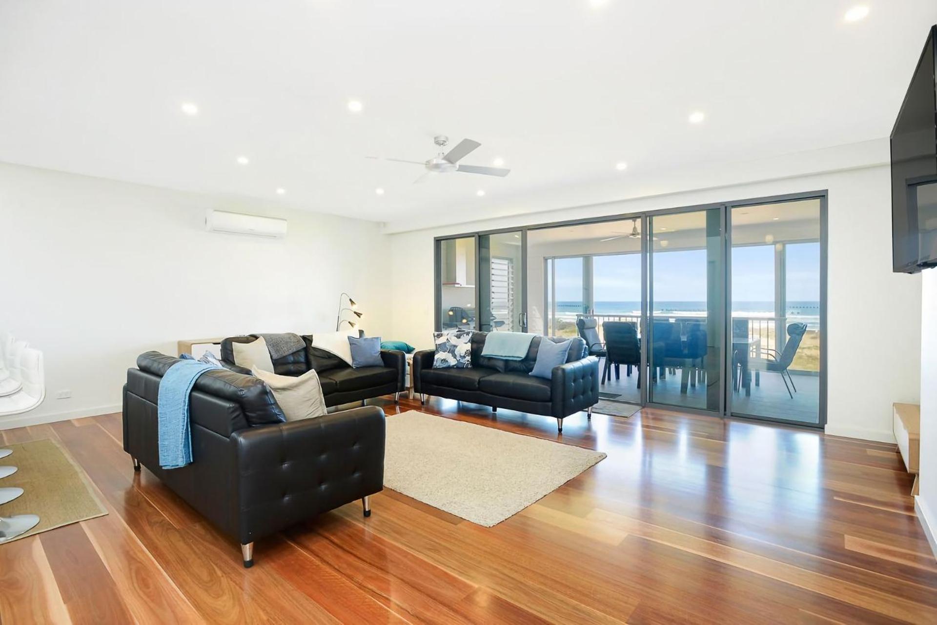 Executive Accommodation Absolute Beach Front
