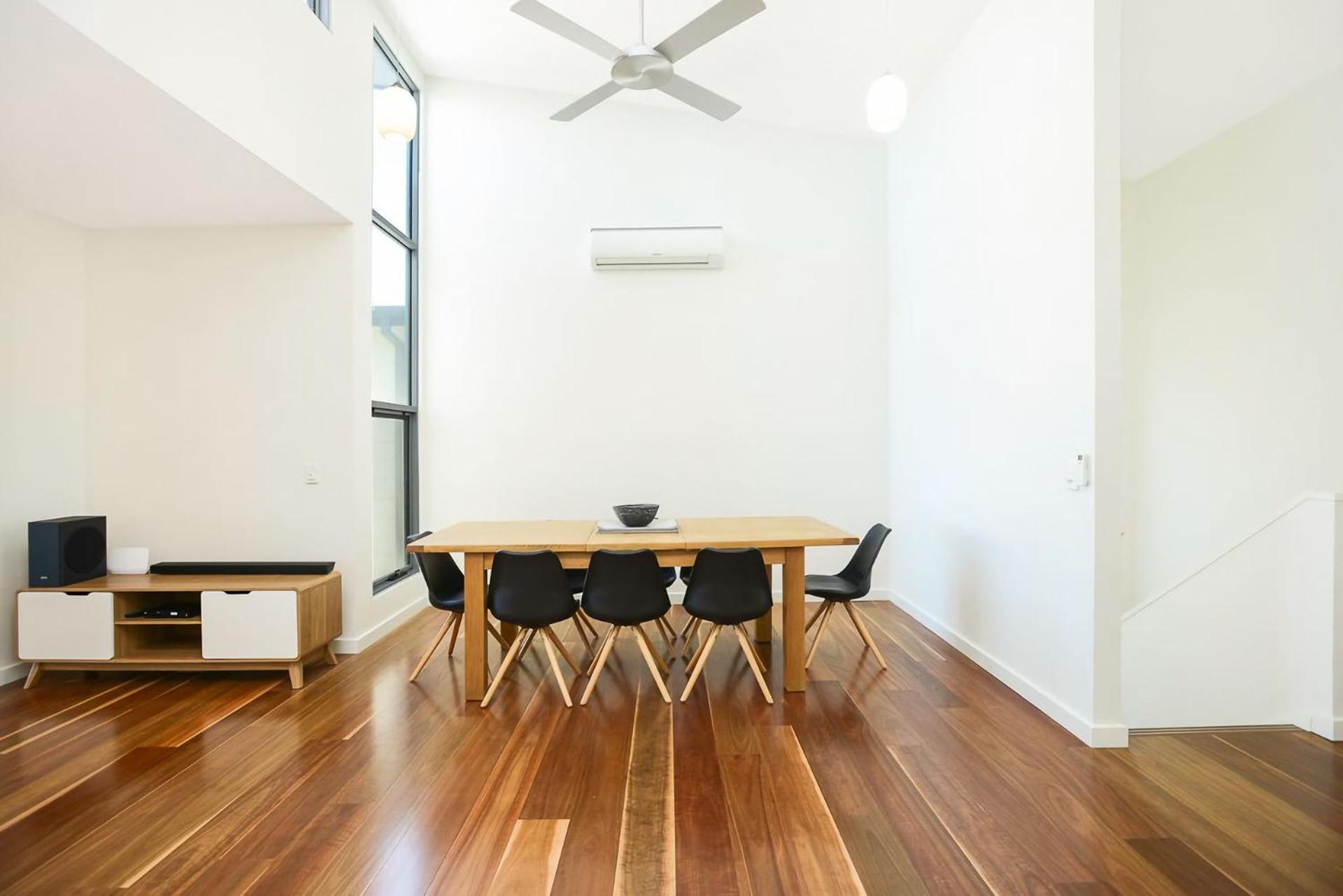 Executive Accommodation Absolute Beach Front