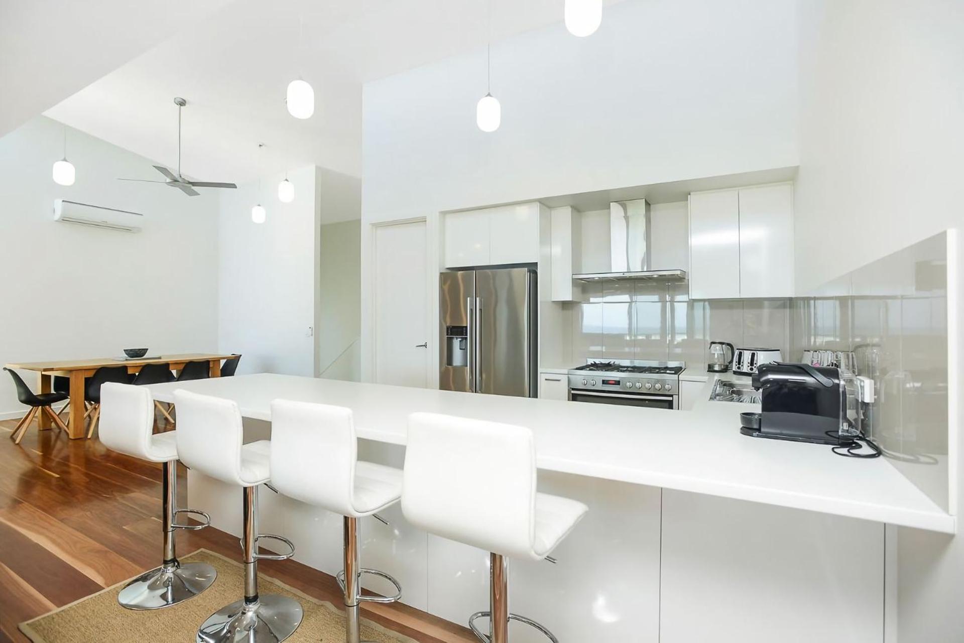 Executive Accommodation Absolute Beach Front