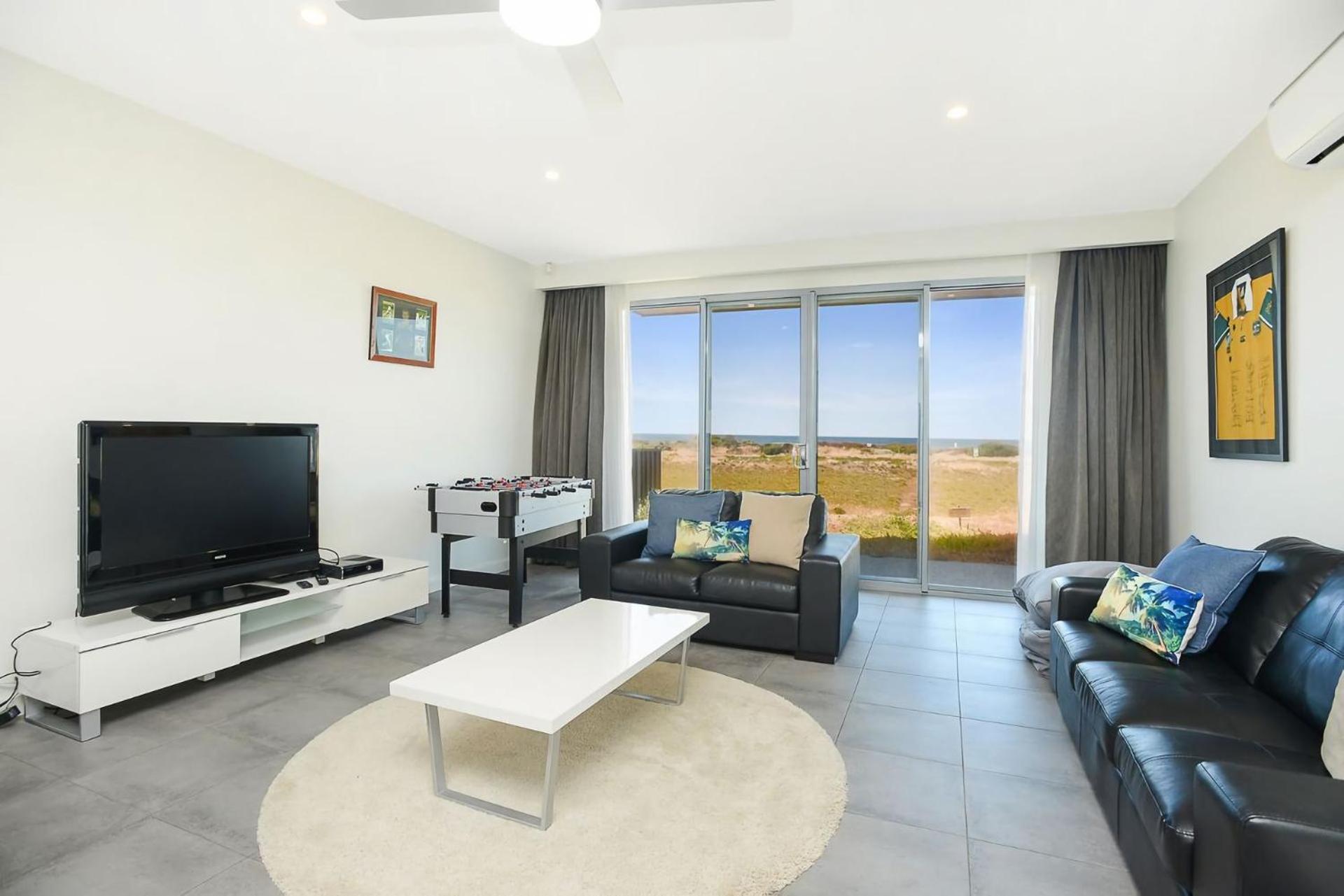 Executive Accommodation Absolute Beach Front
