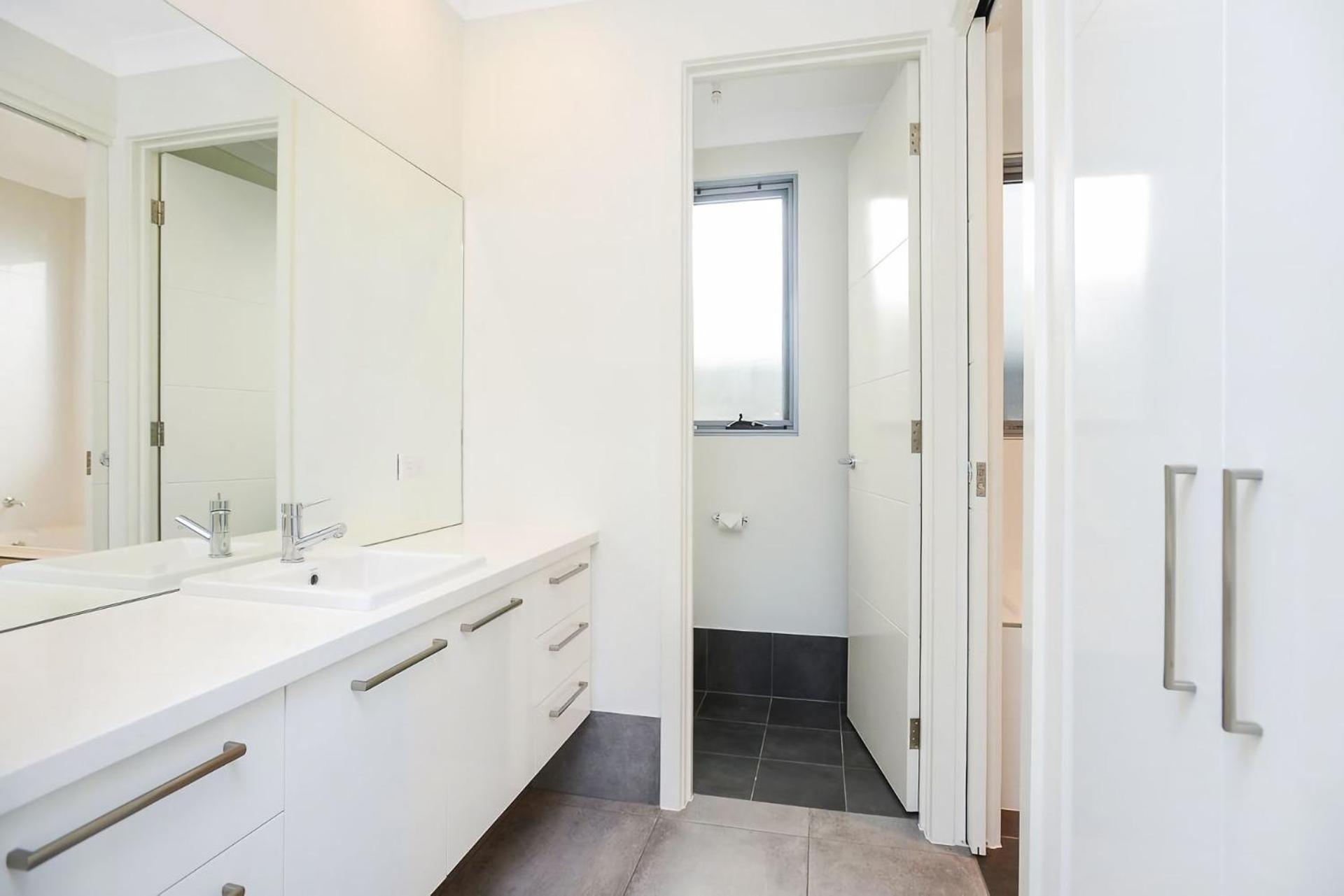 Executive Accommodation Absolute Beach Front