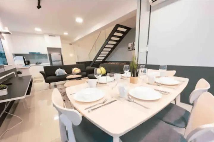 EkoCheras Cozy Suite by GUESTONIC