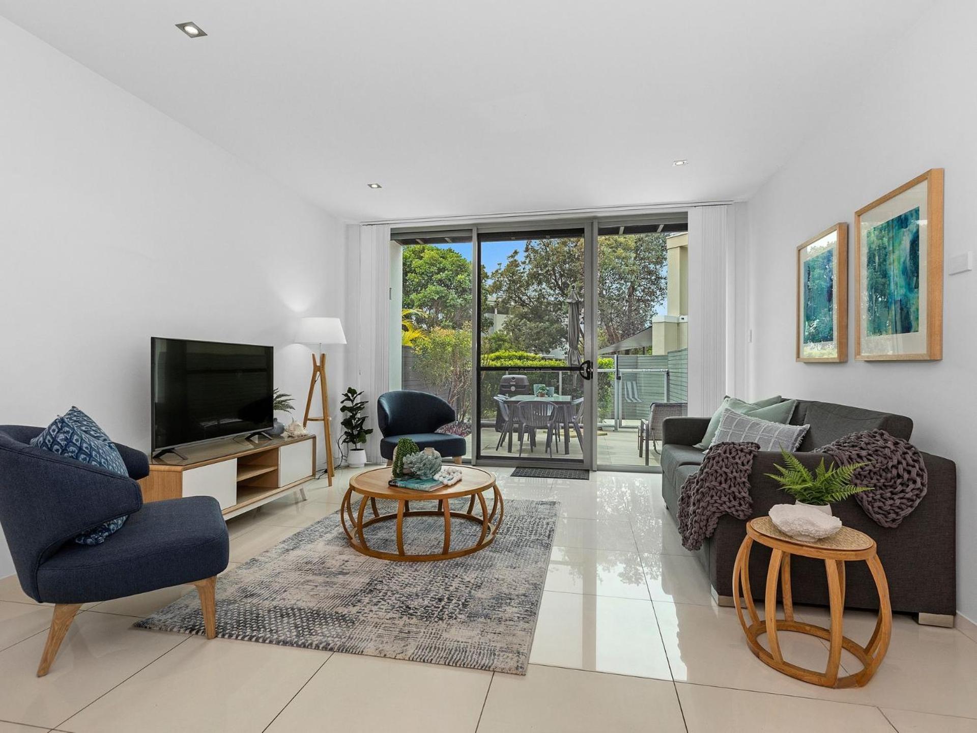 Beachside Haven Modern Townhouse with Pool
