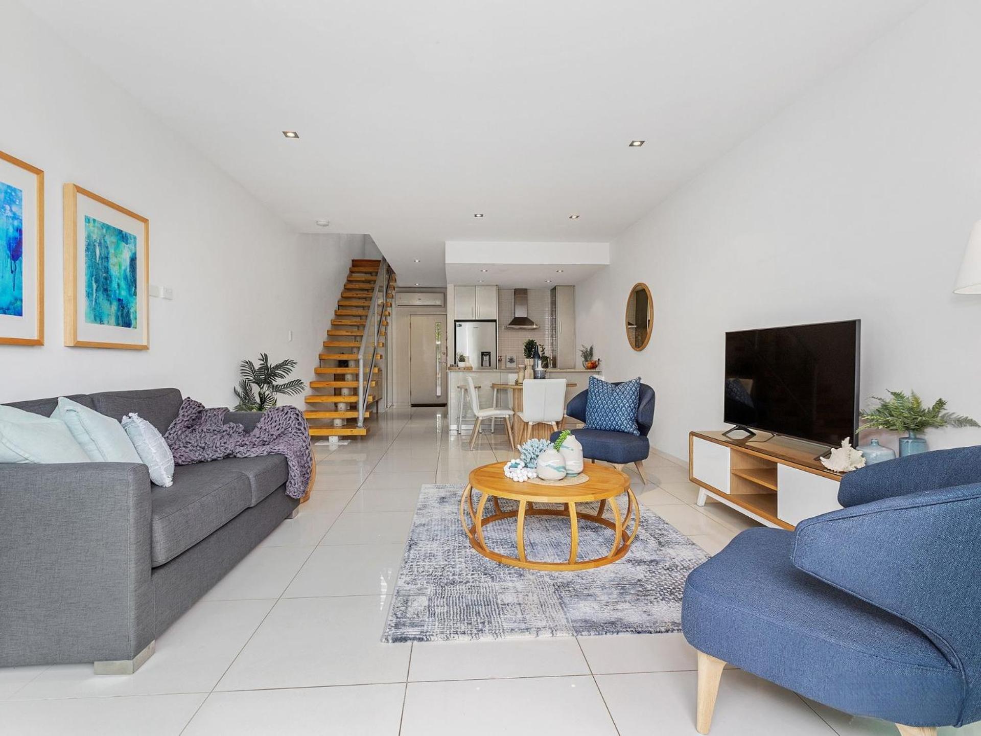 Beachside Haven Modern Townhouse with Pool