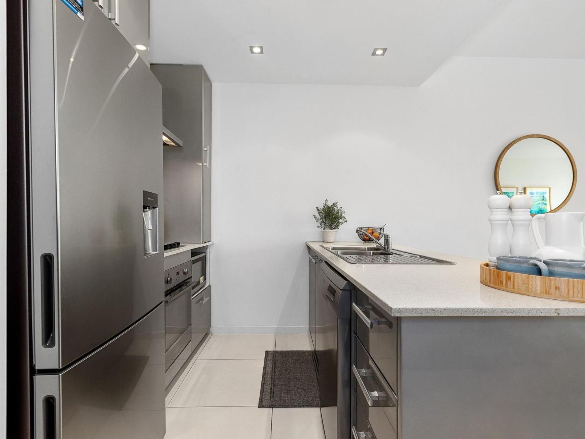 Beachside Haven Modern Townhouse with Pool