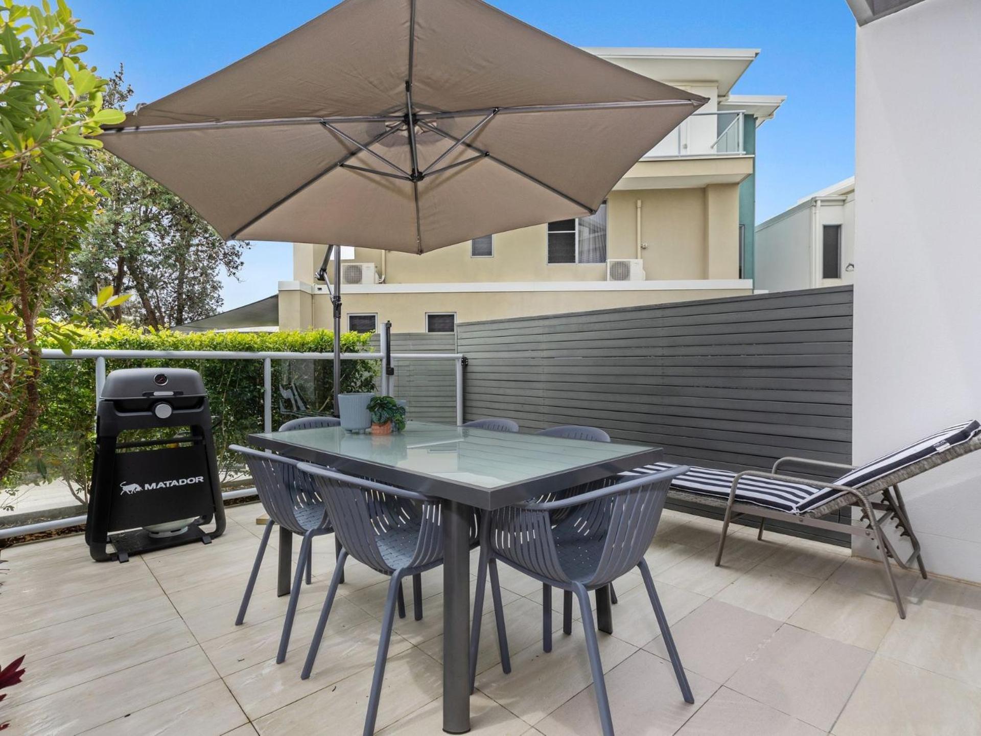 Beachside Haven Modern Townhouse with Pool