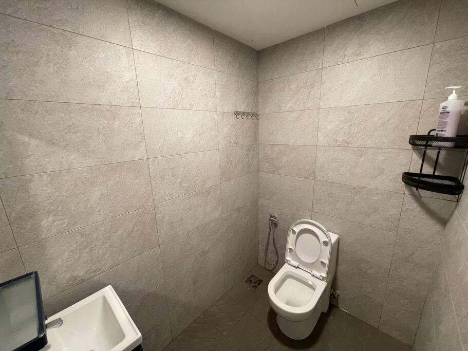 5BR4Bathrooms v KTV n Jaccuzi Spa n Pool Table n Kids Pool at the Heart of Georgetown photo 7