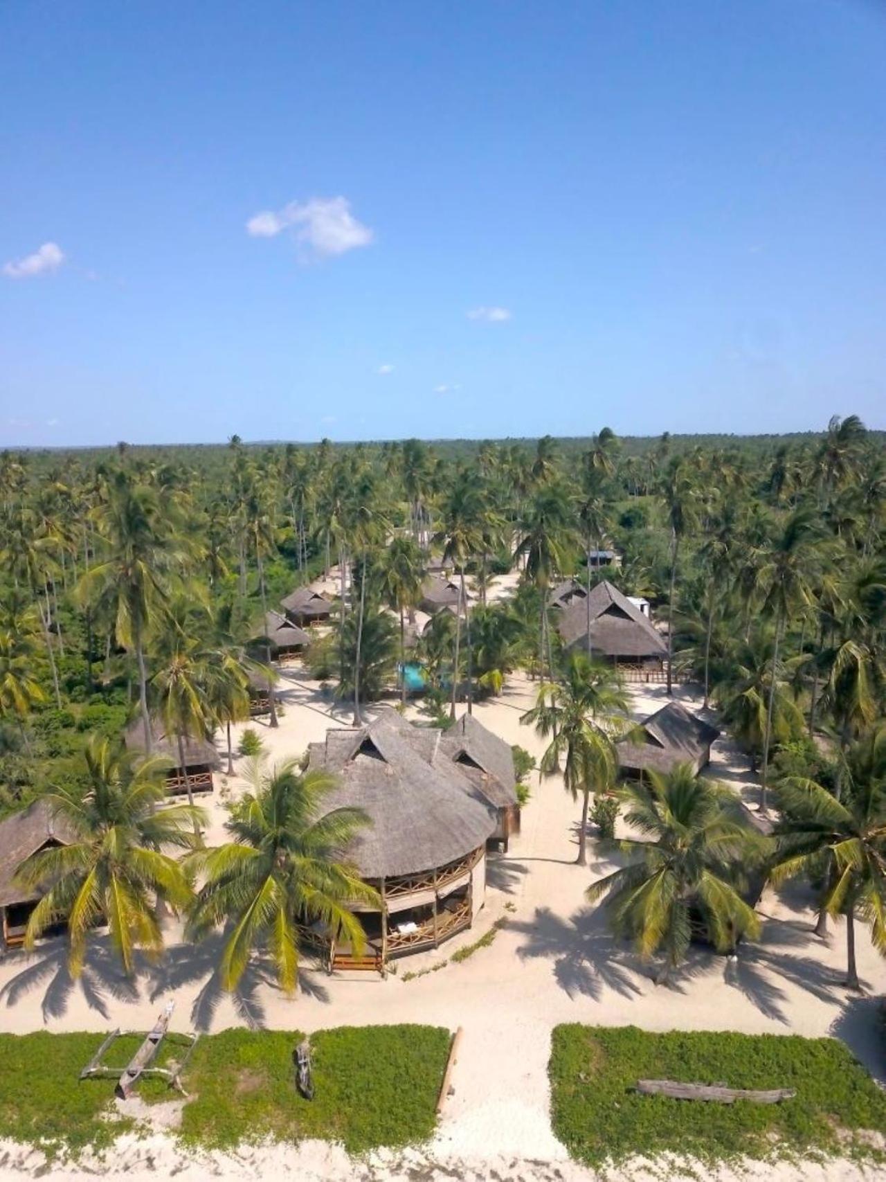 Barry's Beach Resort Pangani