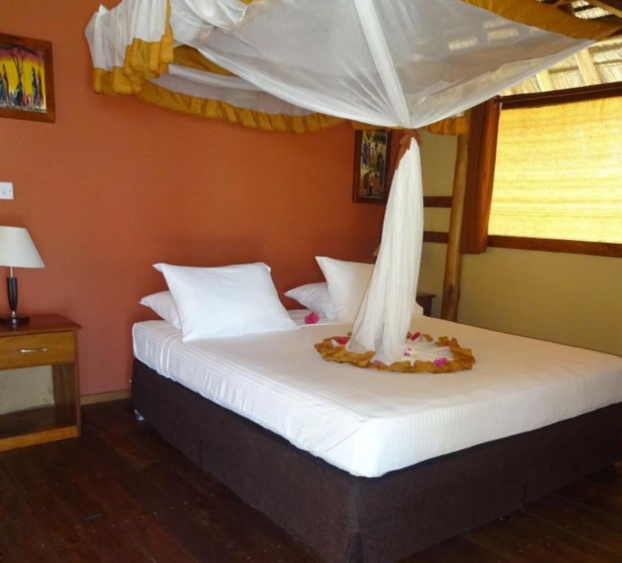 Barry's Beach Resort Pangani