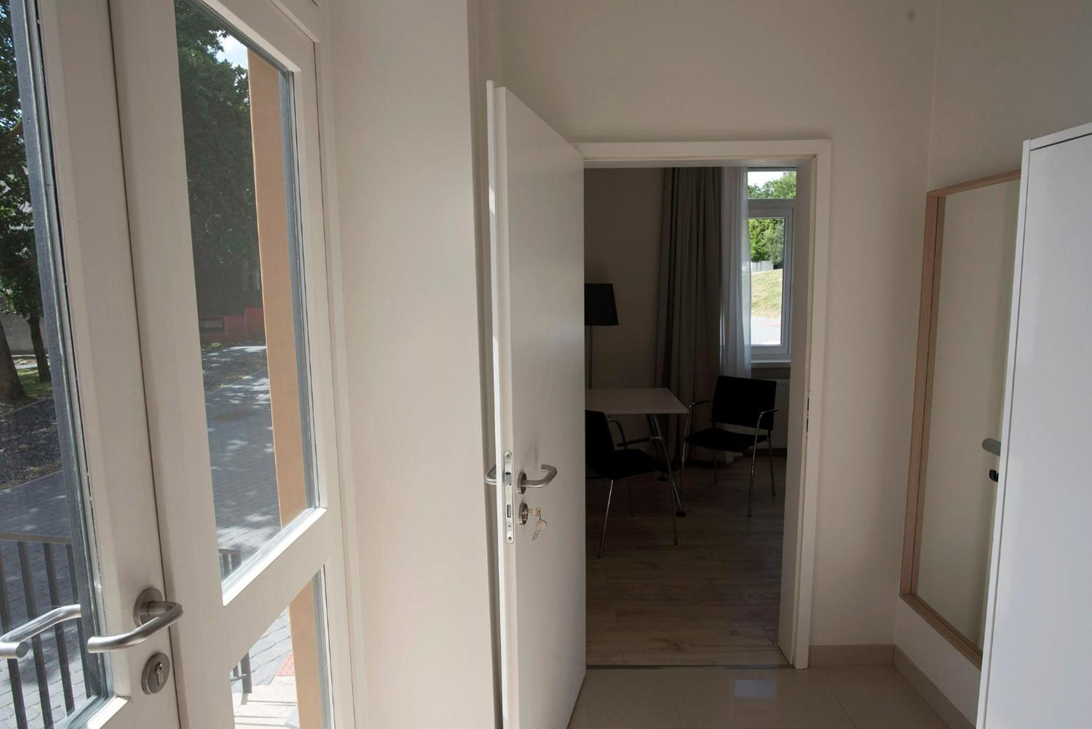 Photo 8